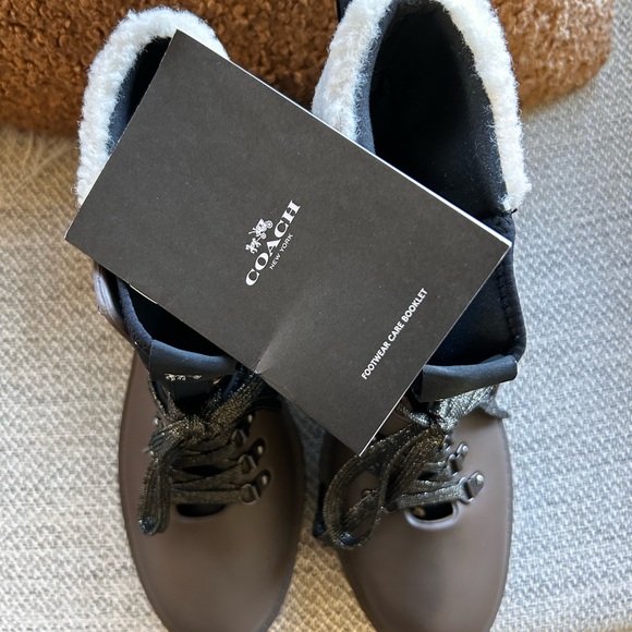 Coach city hiker boots - new - no box - Picture 2 of 10